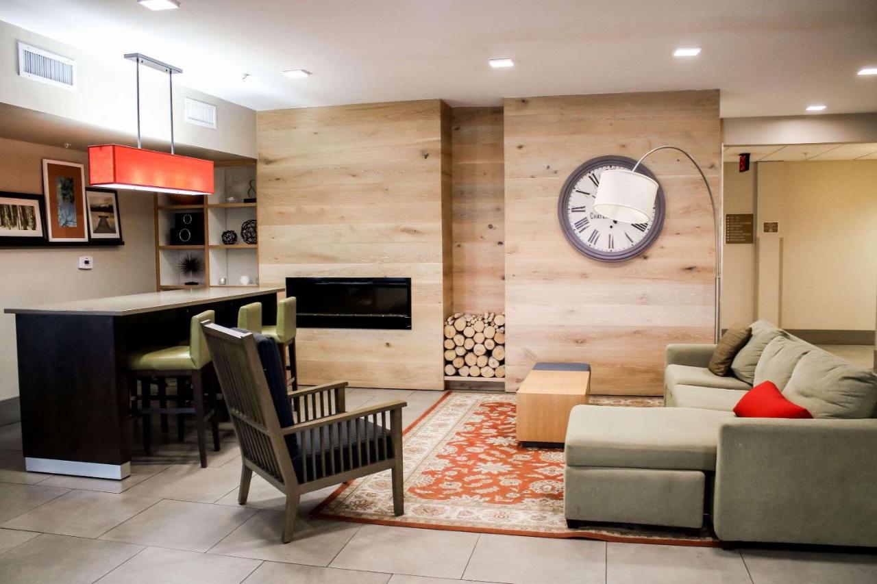 | Country Inn & Suites by Radisson, Richmond West at I-64, VA