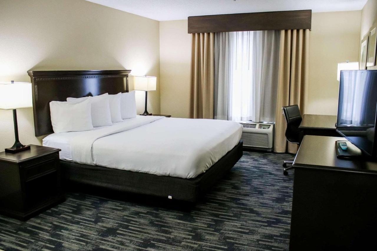 | Country Inn & Suites by Radisson, Richmond West at I-64, VA