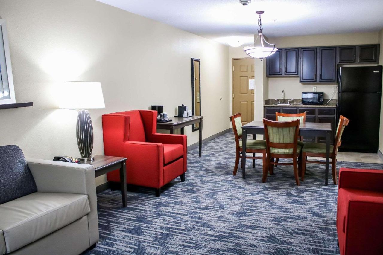 | Country Inn & Suites by Radisson, Richmond West at I-64, VA