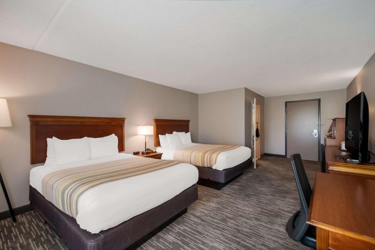 Queen Room with Two Queen Beds - Accessible - Pet Friendly at Country Inn & Suites by Radisson, Fredericksburg South (I-95), VA