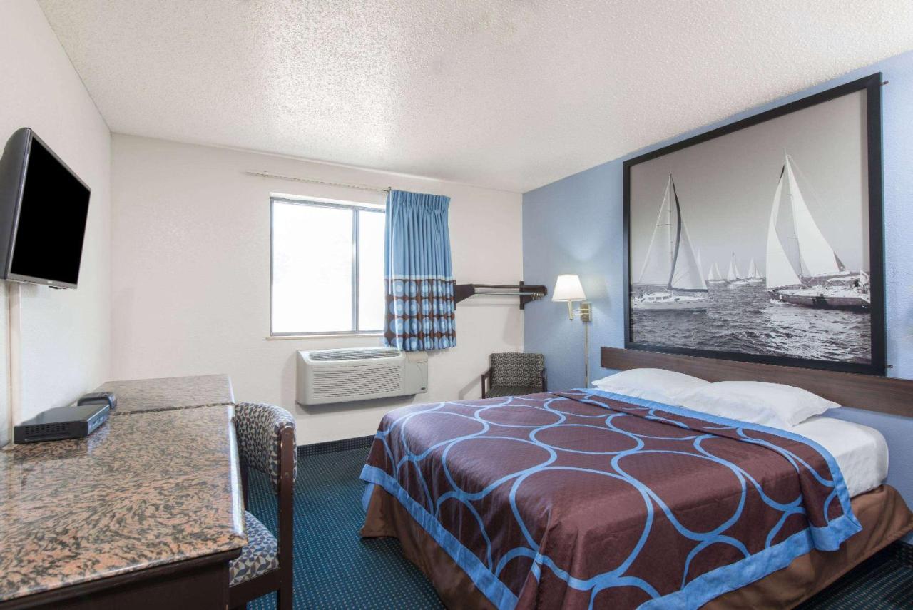  | Super 8 by Wyndham New Castle