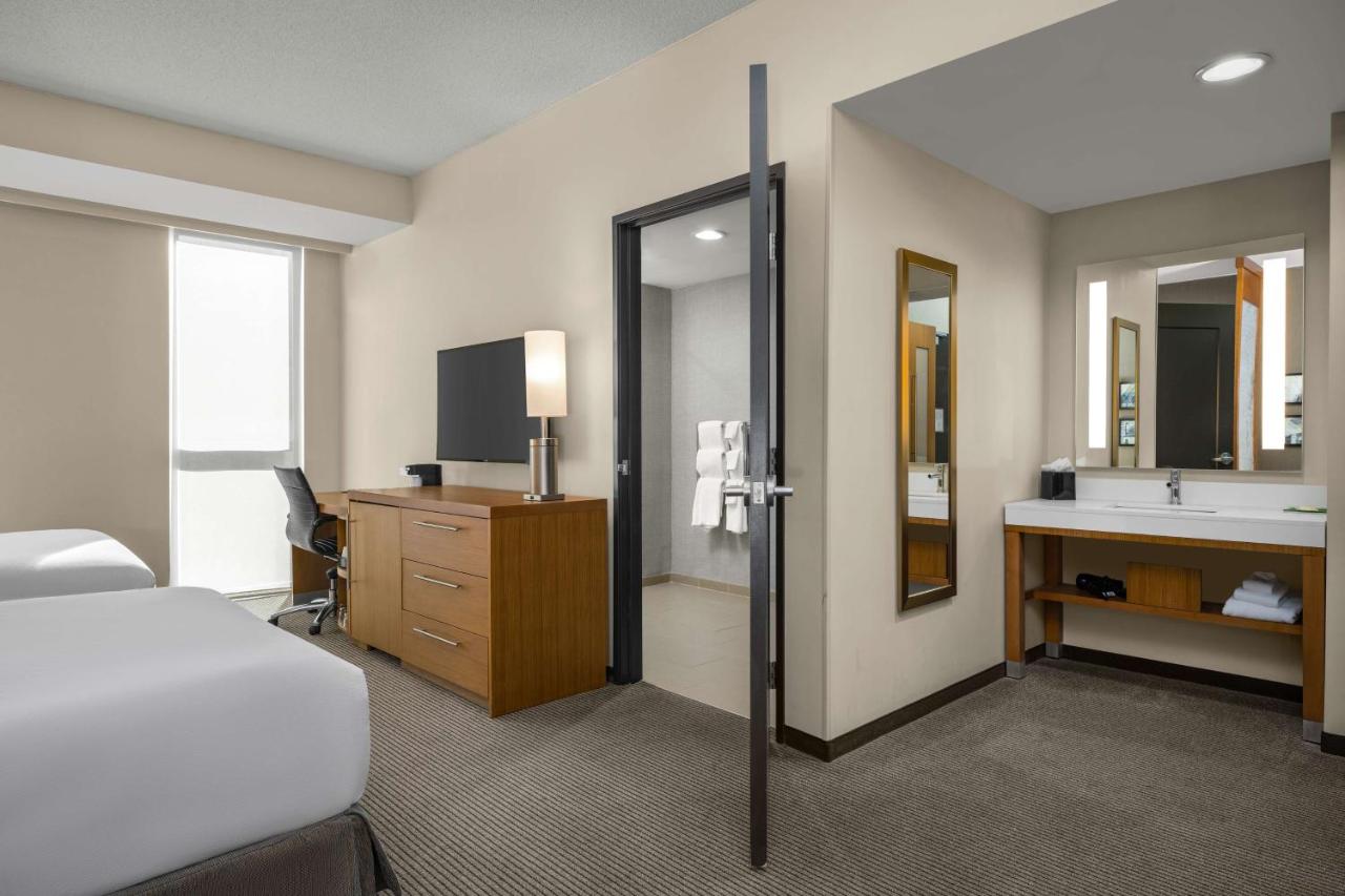 Queen Room with Two Queen Beds - Disability Access at Hyatt Place Iowa City Downtown
