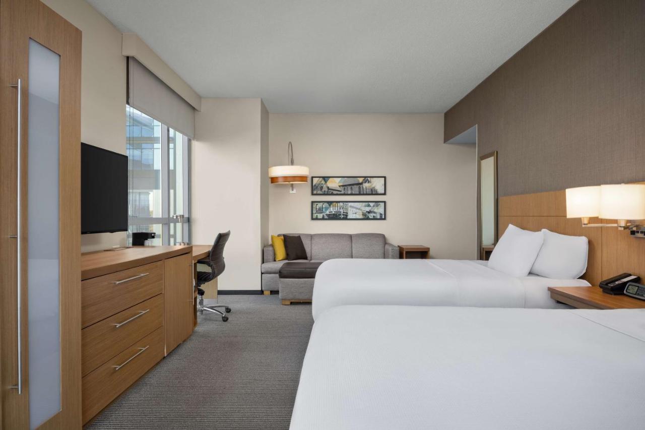Queen Room at Hyatt Place Iowa City Downtown
