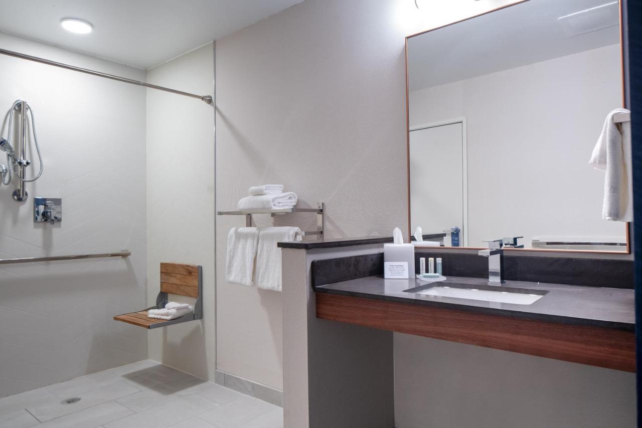 | Fairfield by Marriott Inn & Suites Ashtabula