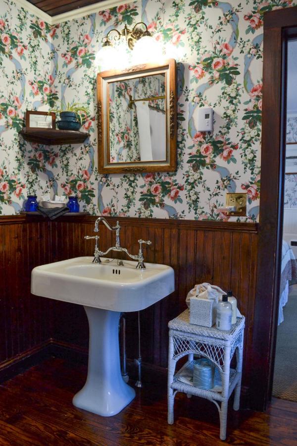 | Black Friar Inn and Pub