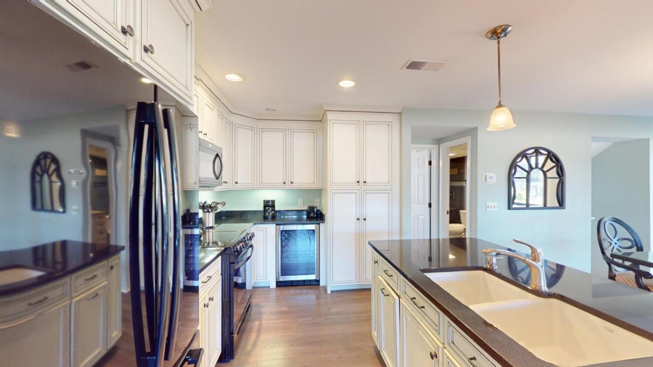 | 280 Turnberry Village