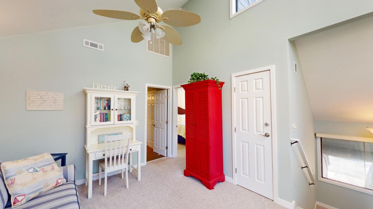 | 280 Turnberry Village
