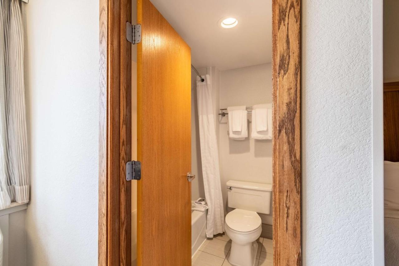| Best Western Bridgeview Hotel