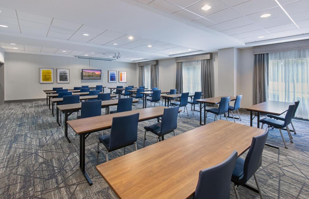  | Holiday Inn Express Cleveland Northwest, an IHG Hotel