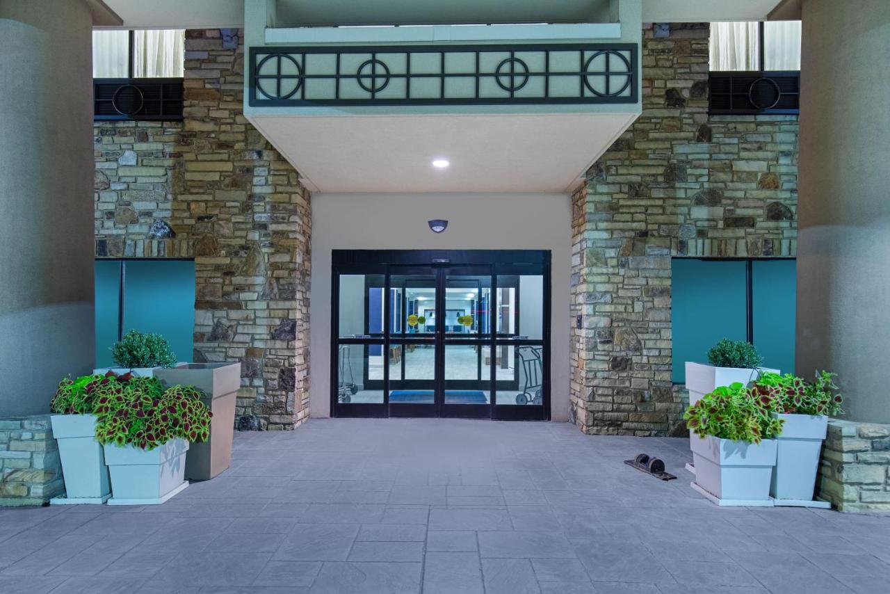  | Holiday Inn Express Cleveland Northwest, an IHG Hotel