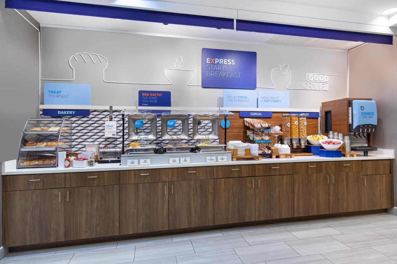  | Holiday Inn Express Cleveland Northwest, an IHG Hotel