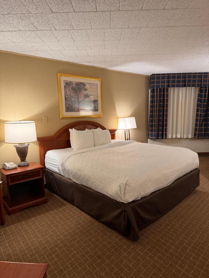King Suite with Sofa Bed - Non-Smoking at Clarion Inn Frederick Event Center