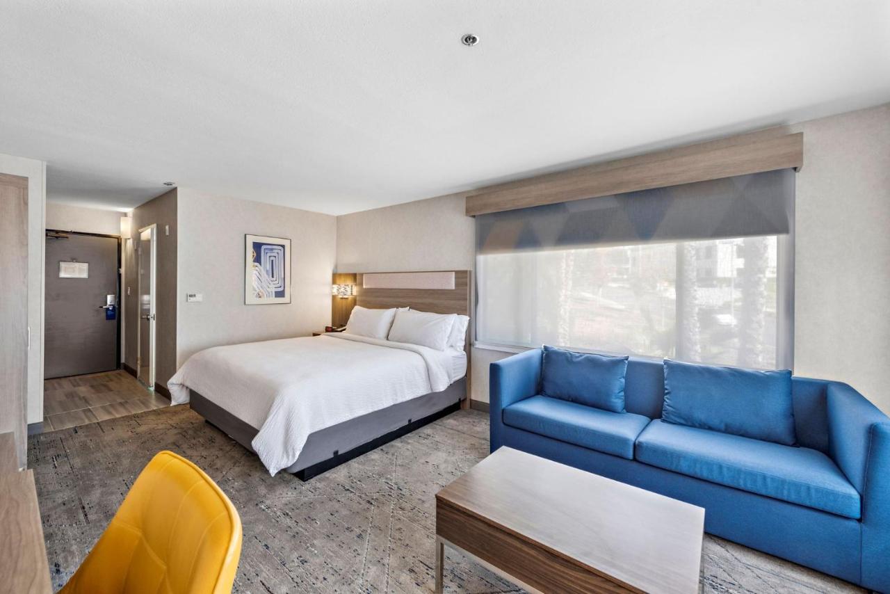 One-Bedroom Suite at Holiday Inn Express La Mesa Near SDSU by IHG