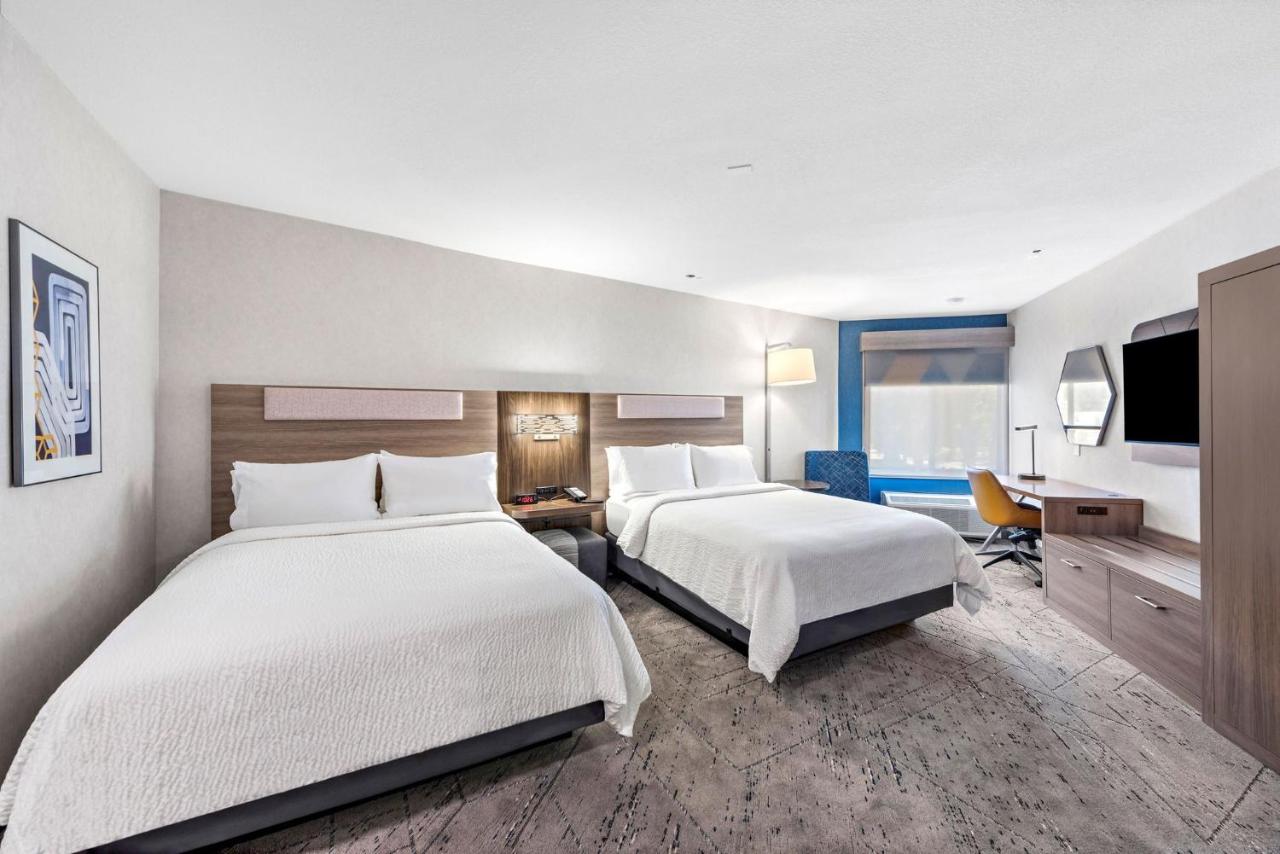 Family Suite at Holiday Inn Express La Mesa Near SDSU by IHG