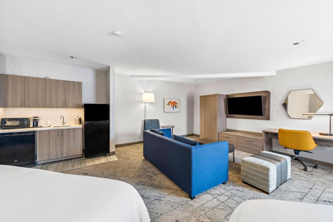 One-Bedroom Suite at Holiday Inn Express La Mesa Near SDSU by IHG