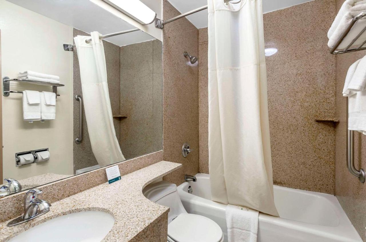 Quality Inn Waynesboro