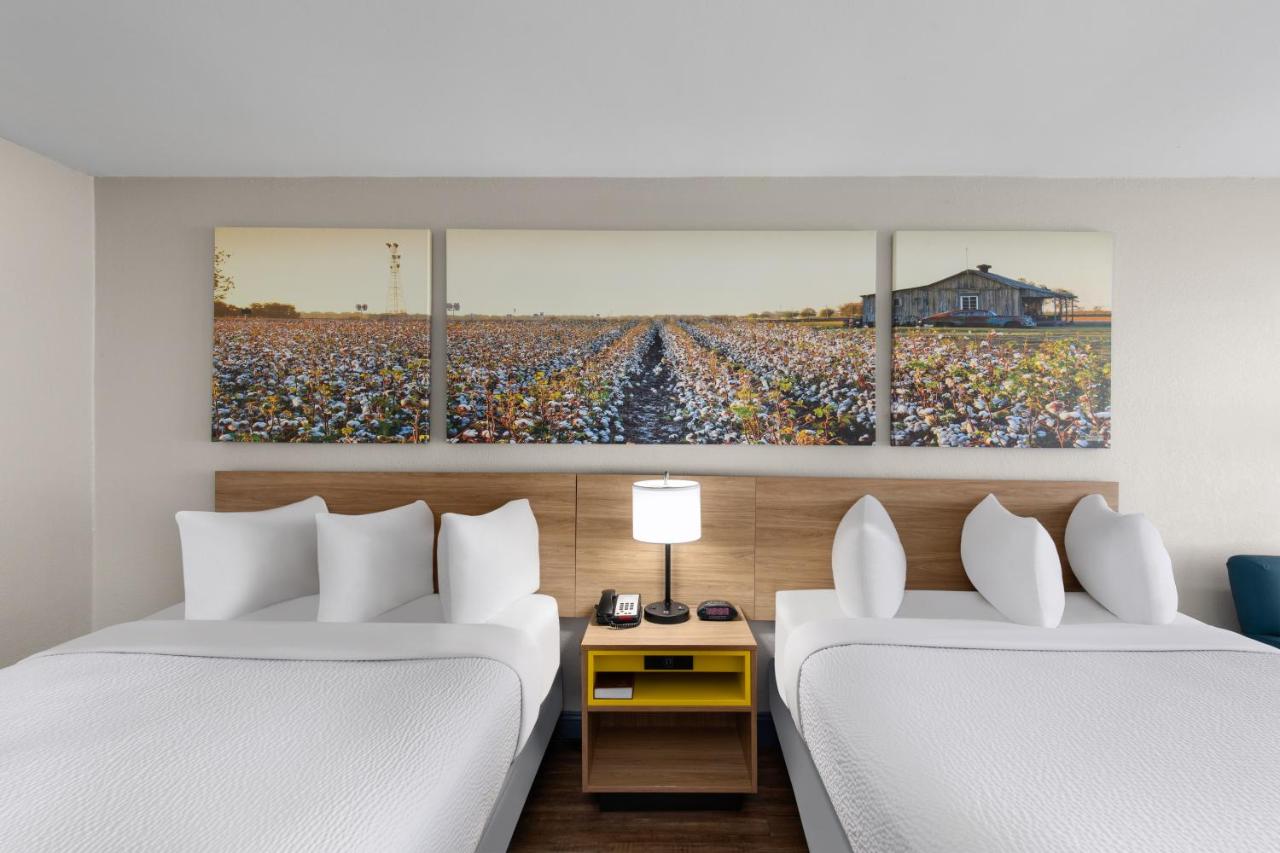 | Days Inn by Wyndham Carlisle