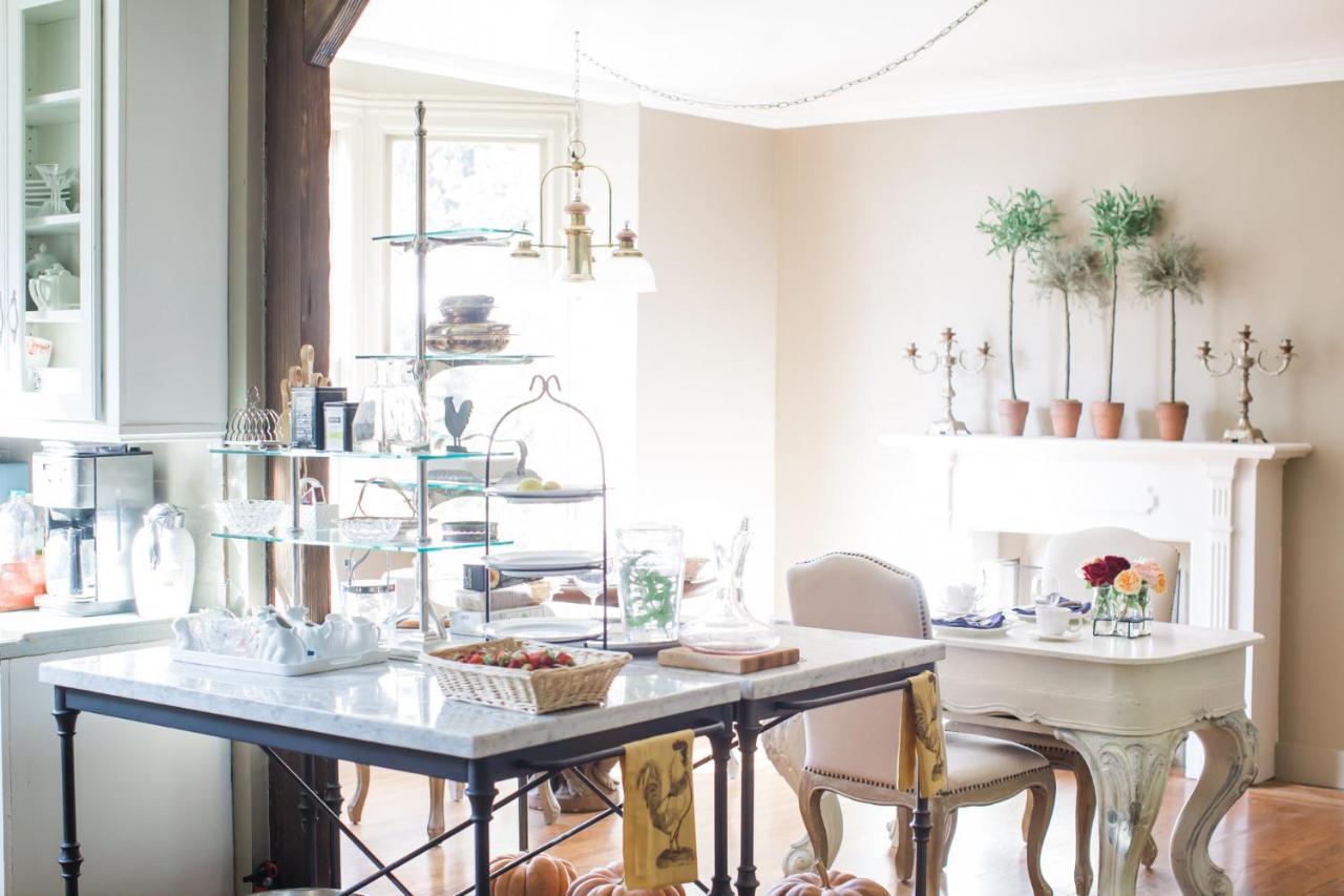 | Napa Farmhouse Inn