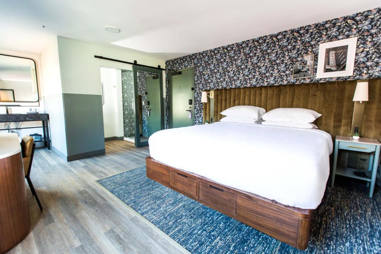 King Room - Disability Access at voco The Darwin - Atlanta Midtown by IHG