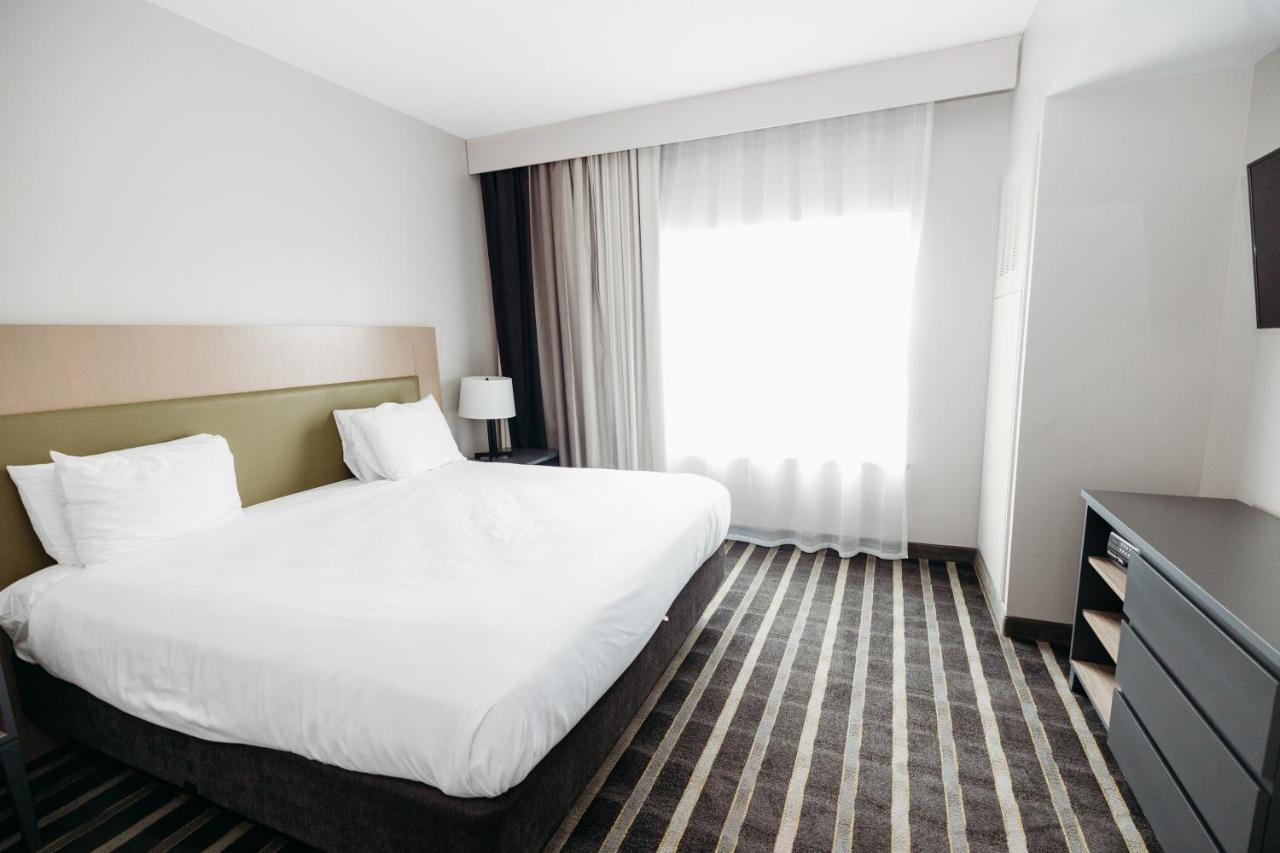 One-Bedroom King Suite with Sofa Bed - Non-Smoking at Parkview Inn & Suites Lancaster