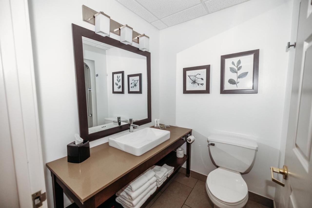 Queen Room with Two Queen Beds at Parkview Inn & Suites Lancaster