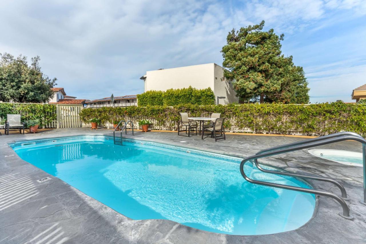 | Best Western Plus Monterey Inn