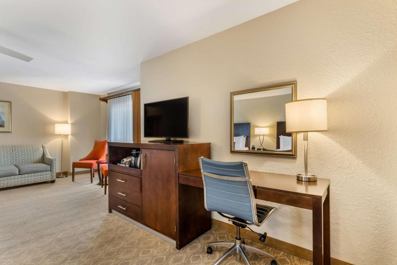 | Best Western Plus Monterey Inn