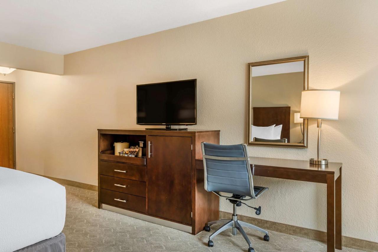 Deluxe King Room with Balcony - Non-Smoking at Best Western Plus Monterey Inn