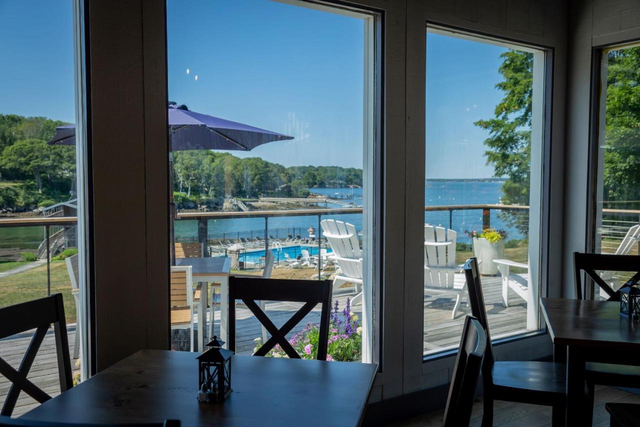 | Smuggler's Cove Inn