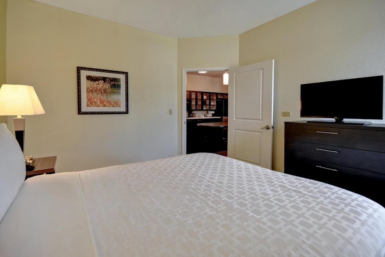| Candlewood Suites St Clairsville Wheeling Area, an IHG Hotel