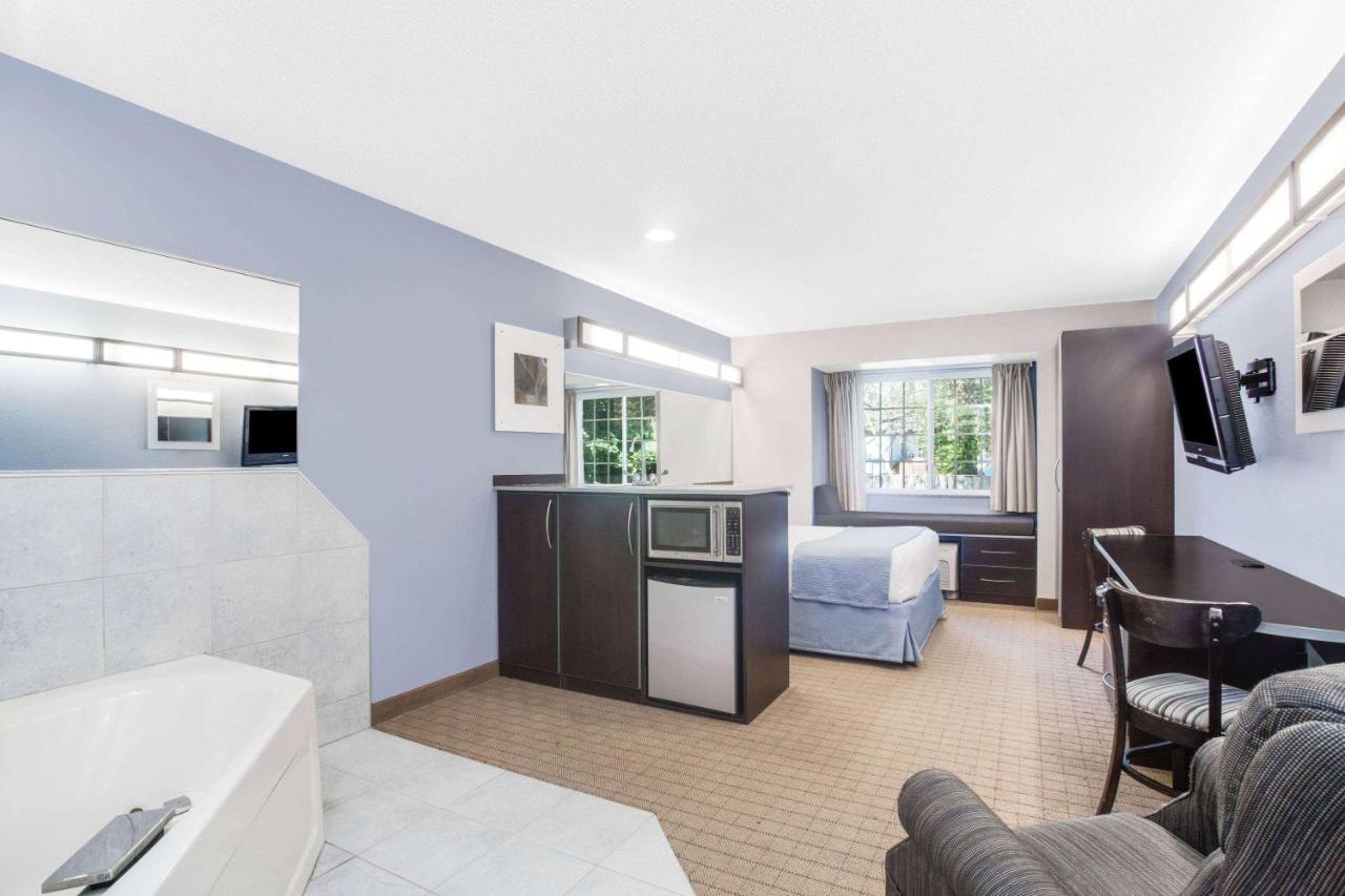 | Microtel Inn & Suites Bath