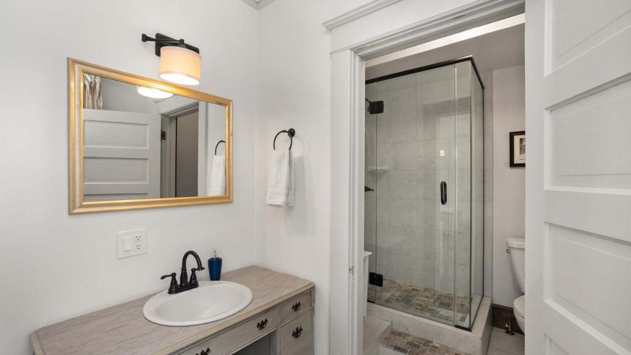  | Greenbriar Inn