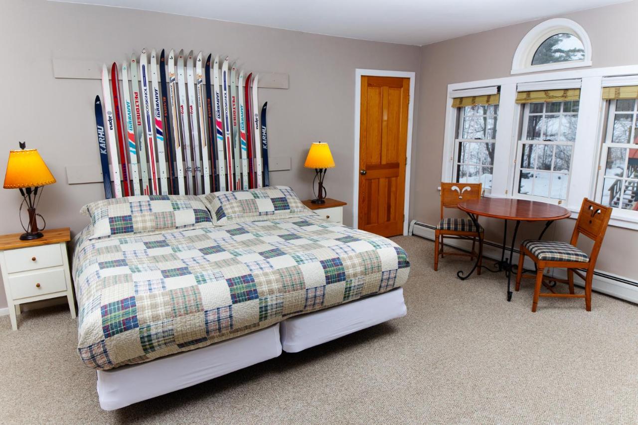 | Trails End Inn