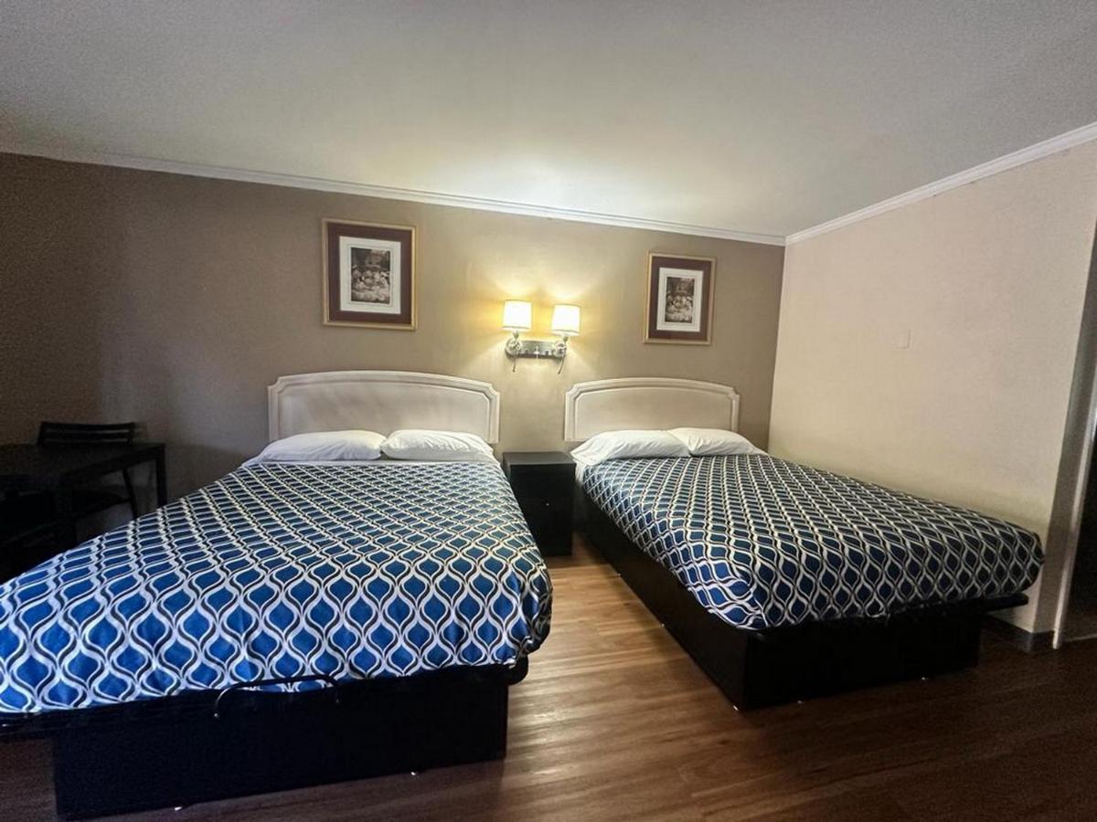 | Loyalty Inn Rockingham