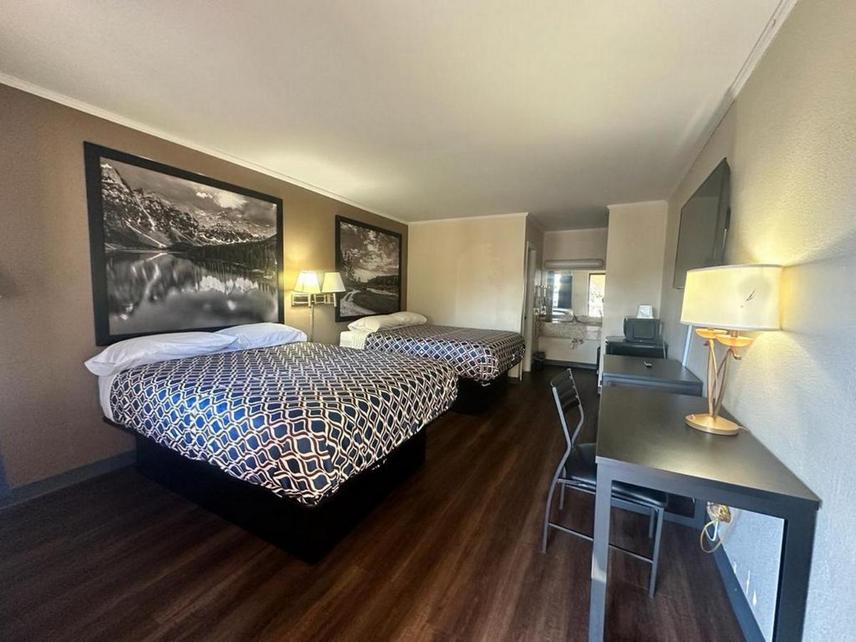 | Loyalty Inn Rockingham