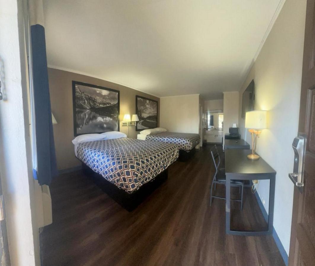 | Loyalty Inn Rockingham