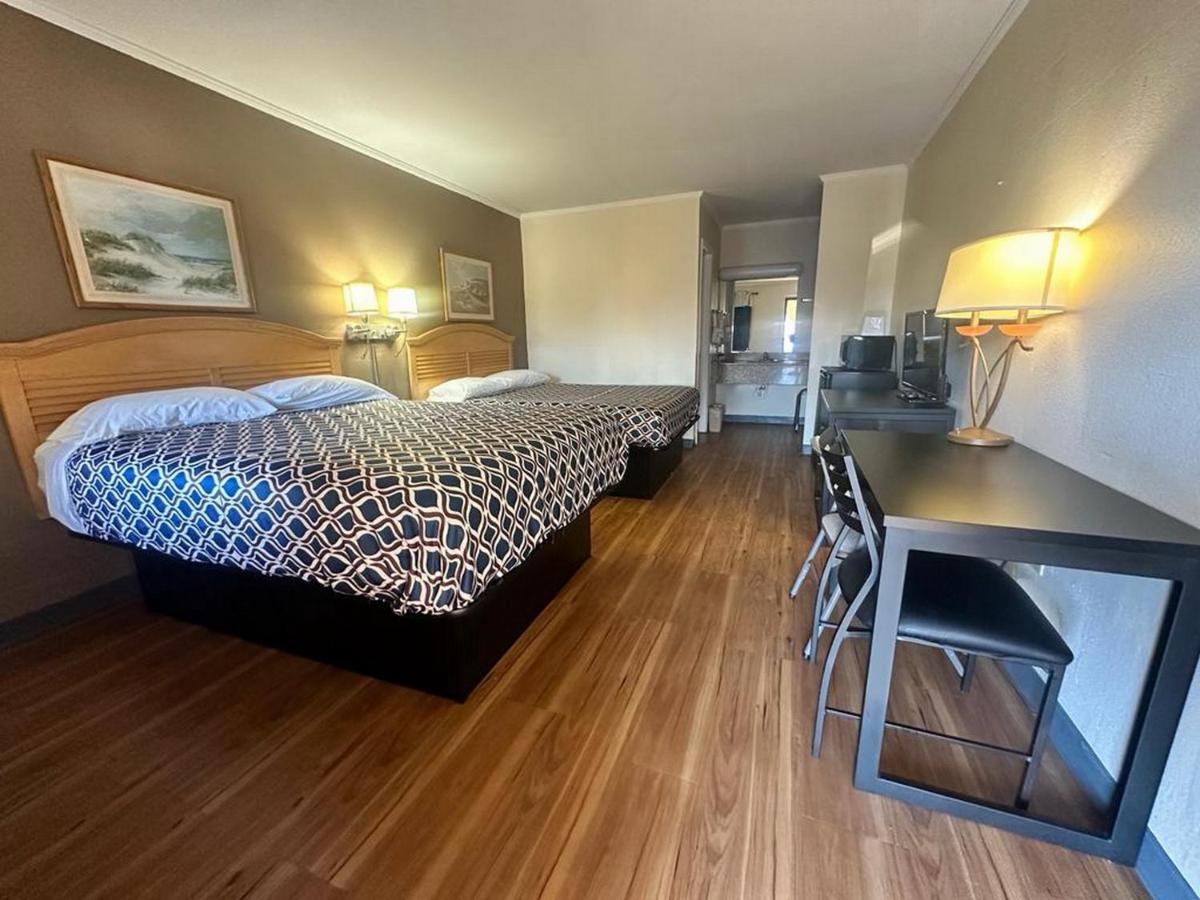 | Loyalty Inn Rockingham