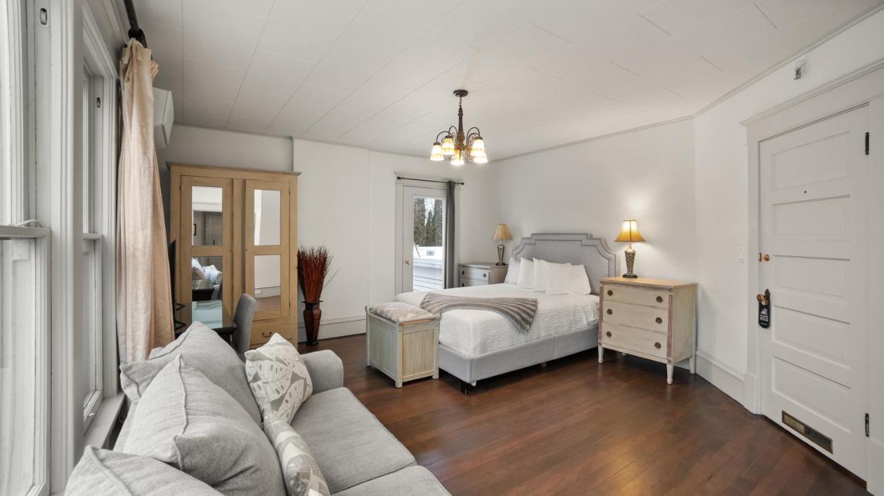  | Greenbriar Inn