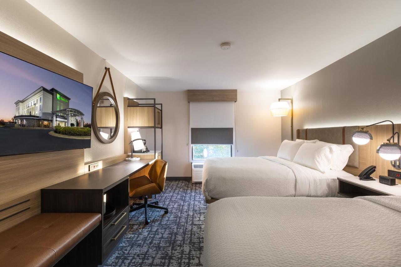 Queen Room with Two Queen Beds - Non-Smoking at Holiday Inn Anderson by IHG