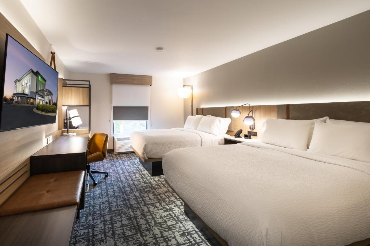 Queen Room with Two Queen Beds - Hearing Accessible/Non-Smoking at Holiday Inn Anderson by IHG