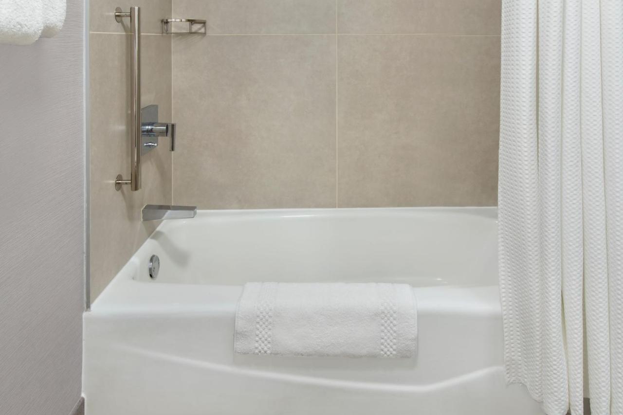 One-Bedroom King Suite with Sofa Bed at Courtyard by Marriott Tarrytown Westchester County