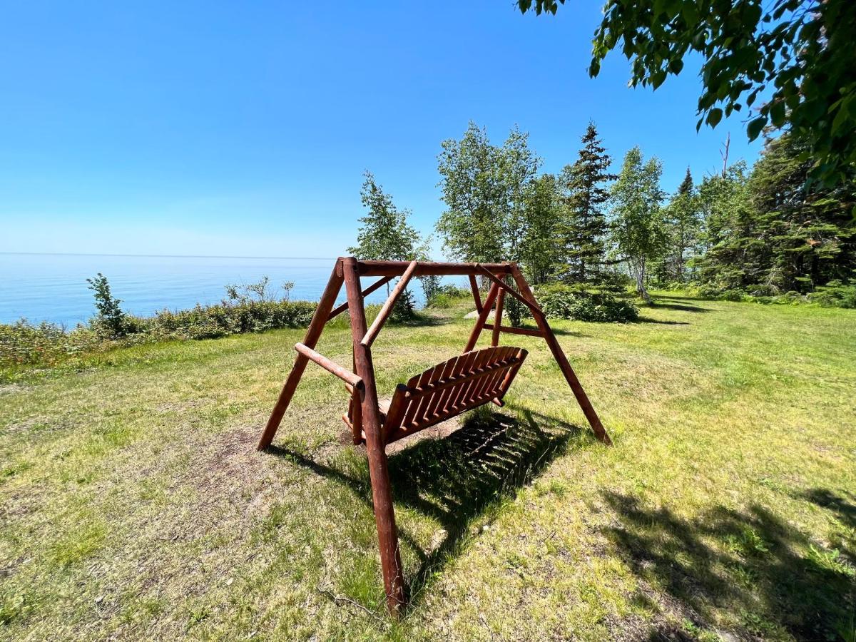 | Thomsonite Inn on Lake Superior