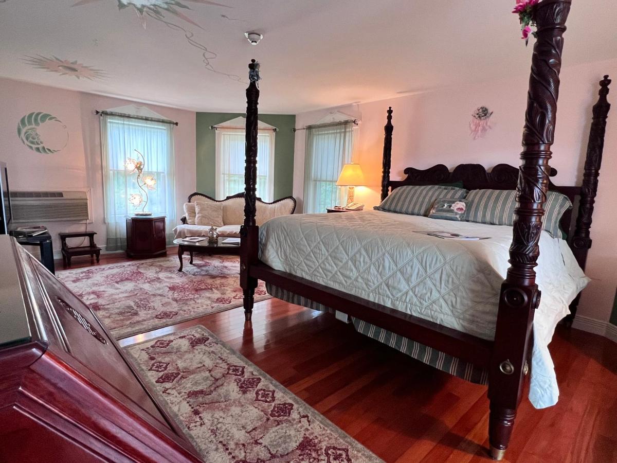 | Mountain Quest Inn