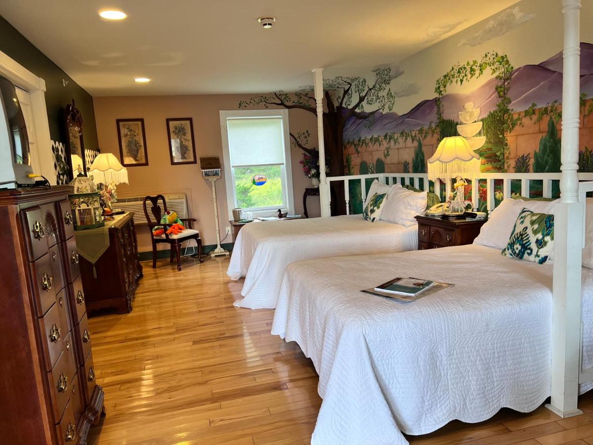 | Mountain Quest Inn