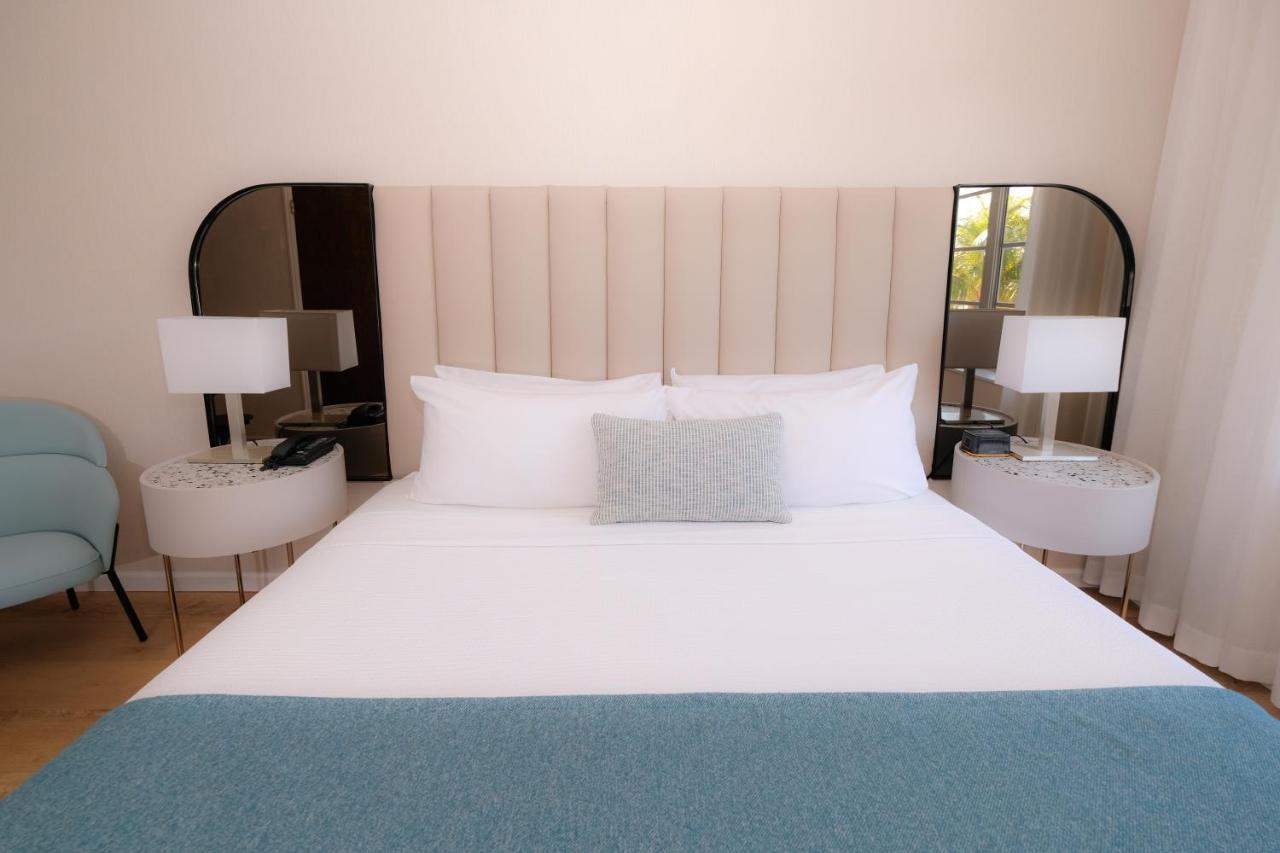 Ocean Front King Room at Avalon Hotel