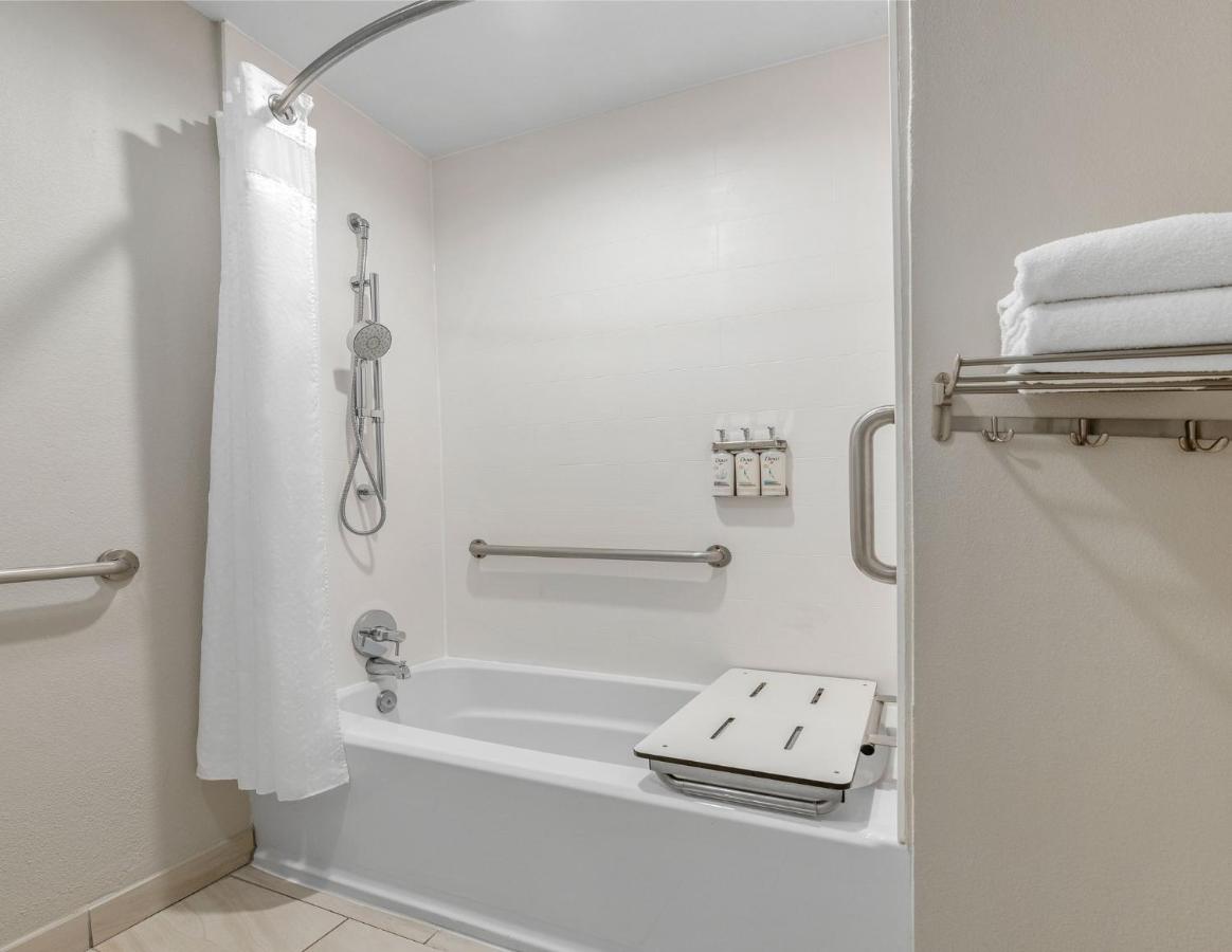 King Executive - Disability Access at Holiday Inn Express San Diego South - National City, an IHG Hotel