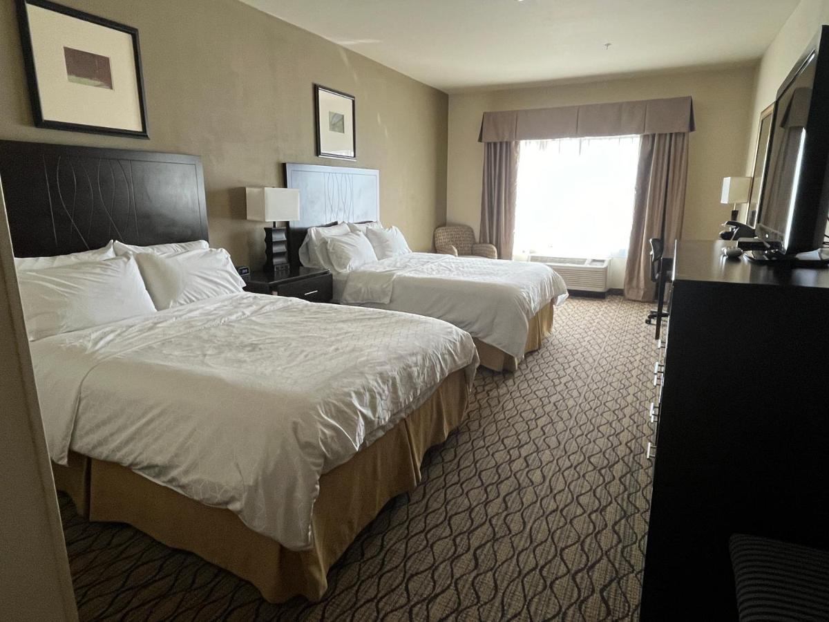 Queen Room with Two Queen Beds at Holiday Inn Express Hotel & Suites Deming Mimbres Valley by IHG