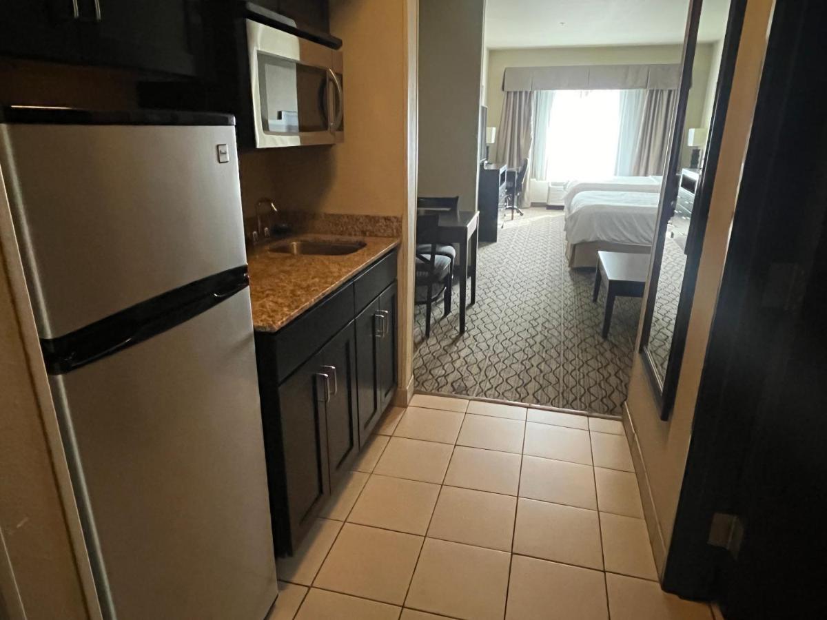 Queen Suite at Holiday Inn Express Hotel & Suites Deming Mimbres Valley by IHG
