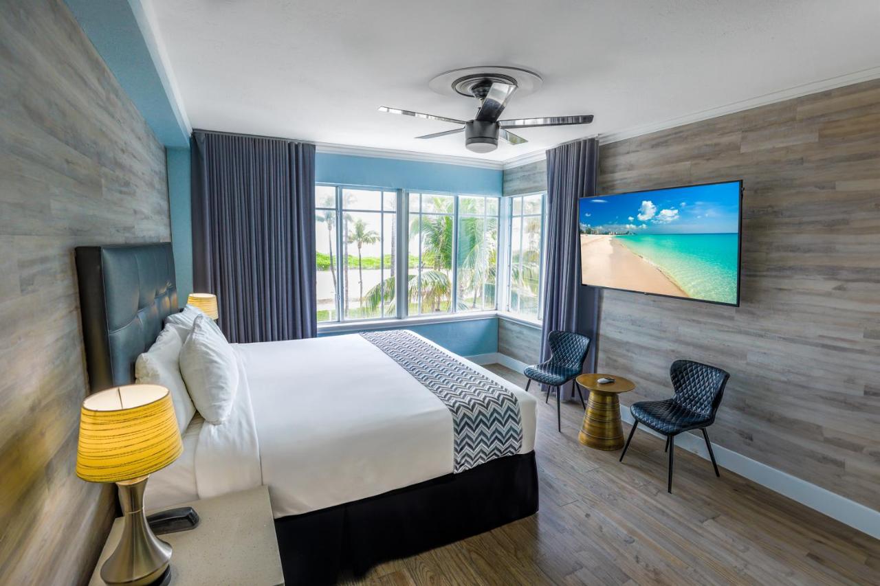 King Room with Sea View at The Colony Hotel