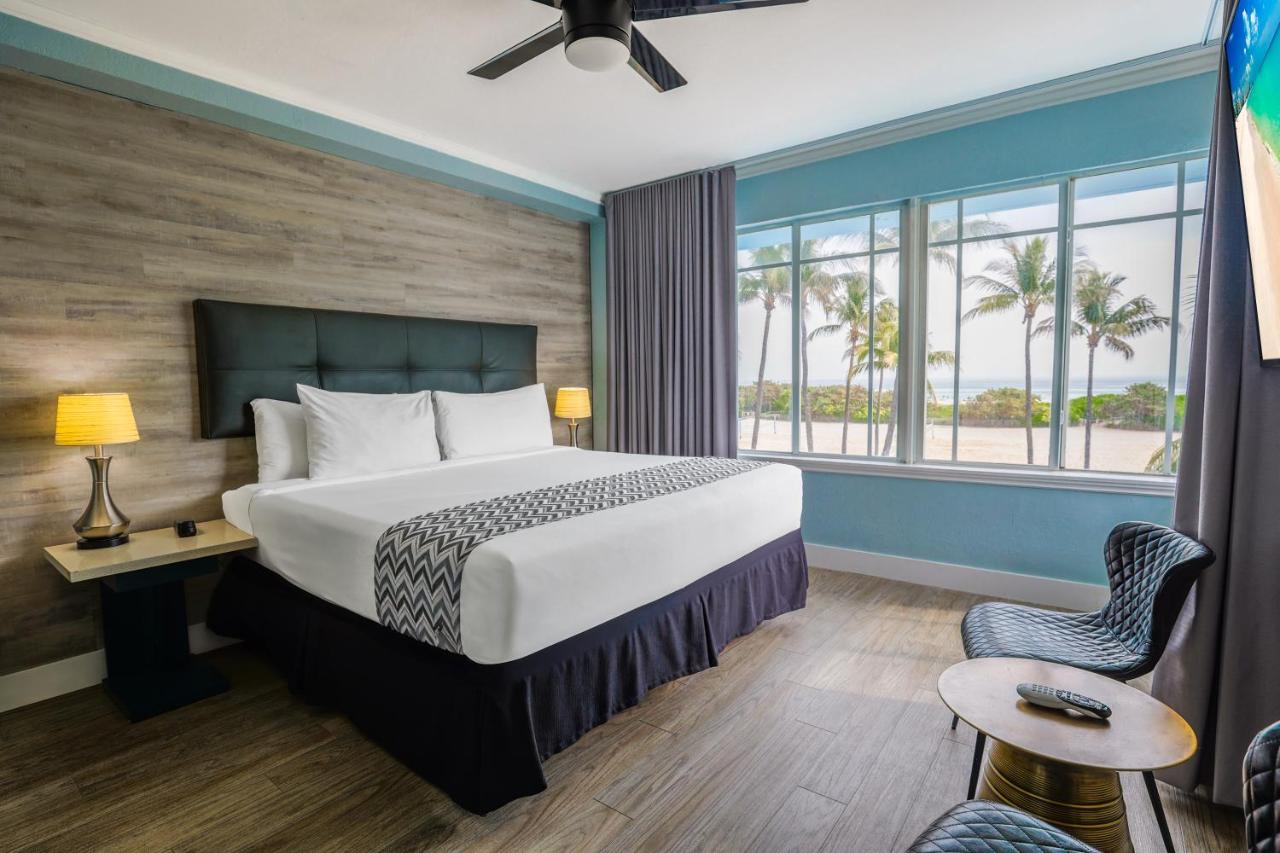 King Room with Sea View at The Colony Hotel